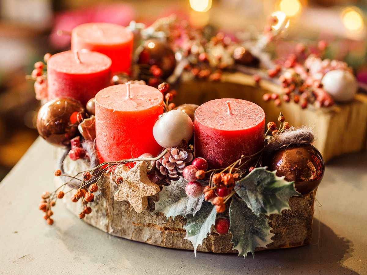 11 Easy Holiday Decorations holiday centerpiece